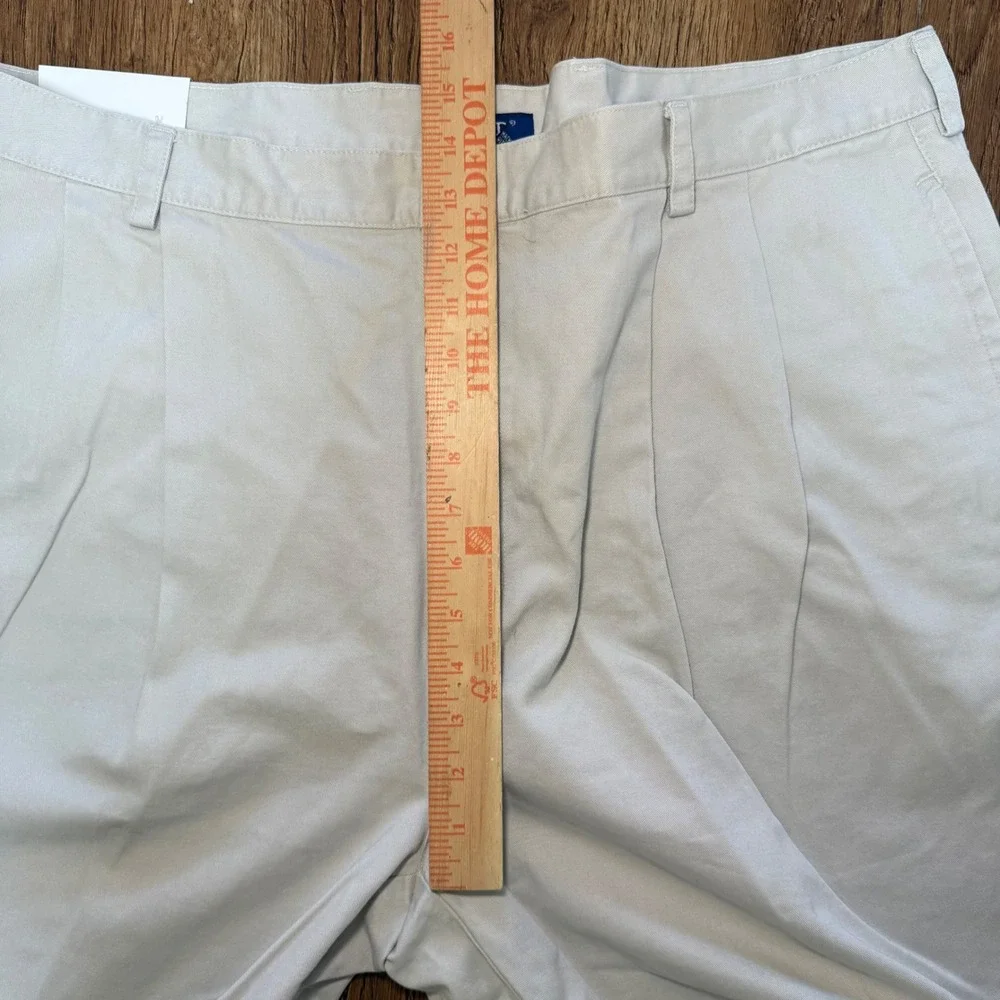 IZOD Mens 42 Pleated Chino Shorts Stone Beige 100%‎ Cotton New w/ FLAW READ